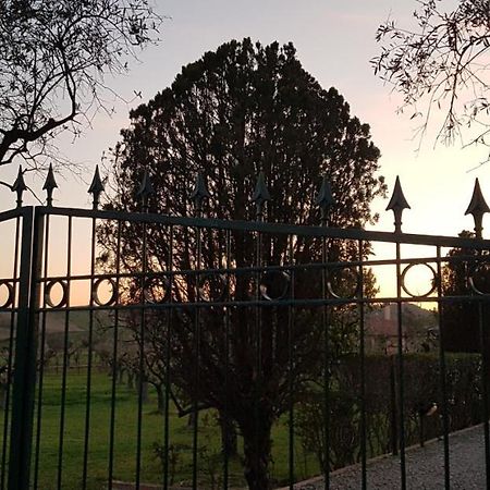 Agriturismo La Mandragola Relais โครโตเน ภายนอก รูปภาพ