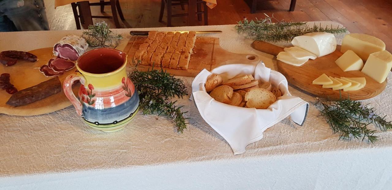 Agriturismo La Mandragola Relais โครโตเน ภายนอก รูปภาพ