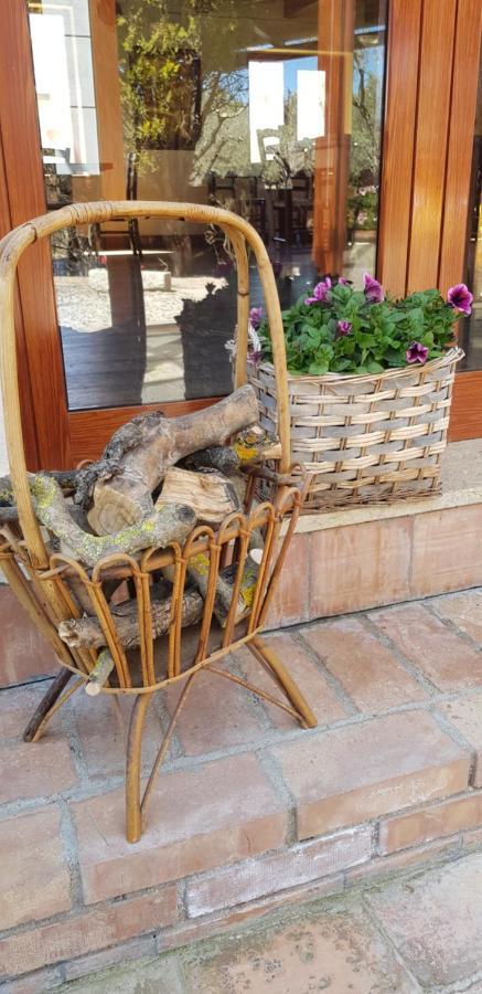 Agriturismo La Mandragola Relais โครโตเน ภายนอก รูปภาพ