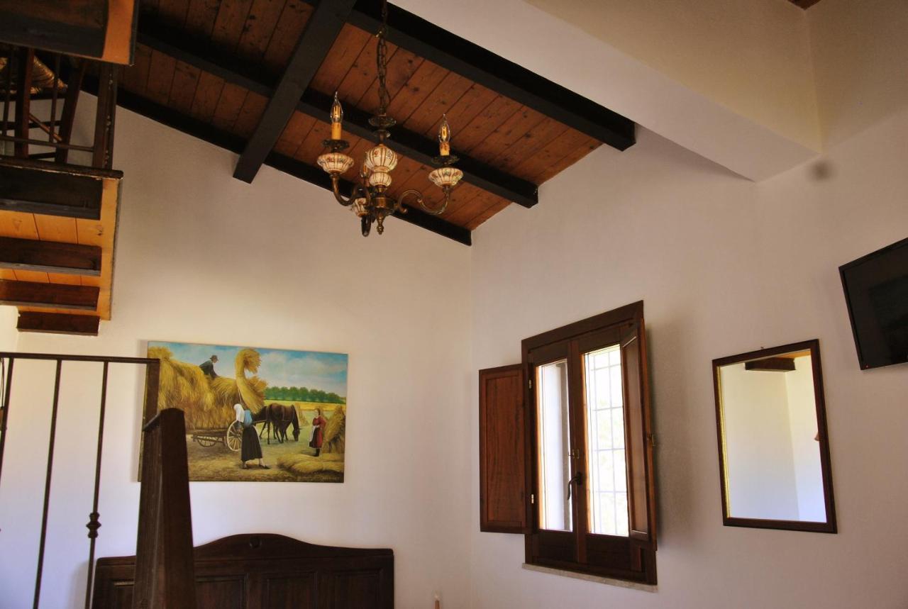 Agriturismo La Mandragola Relais โครโตเน ภายนอก รูปภาพ